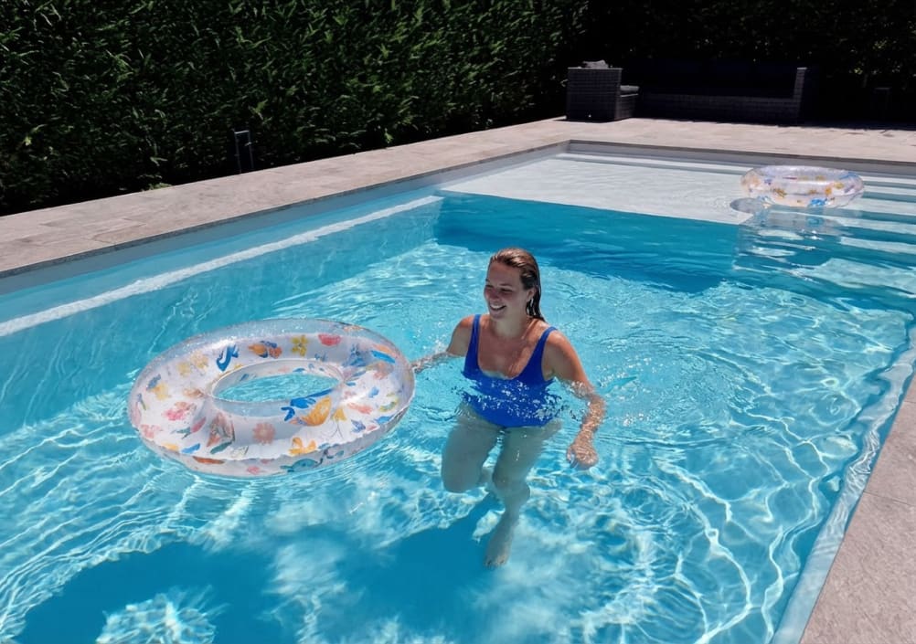 Comparison between Polyester Pools and Concrete Pools in the territory
