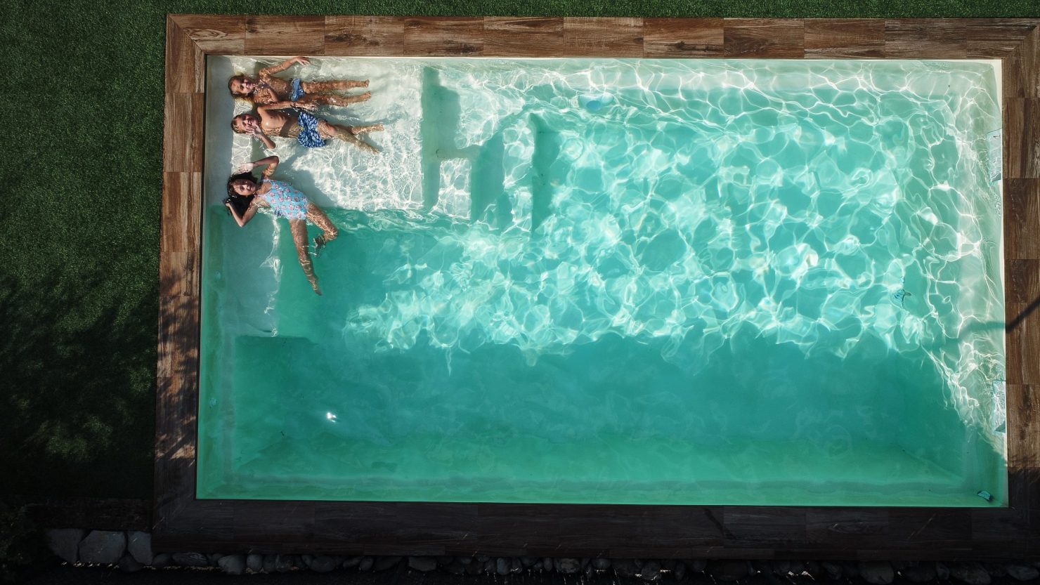 7 Schritte, um den Pool für den Sommer vorzubereiten